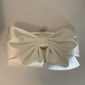 BRIDAL CLUTCH w/ OVERSIZED BOW